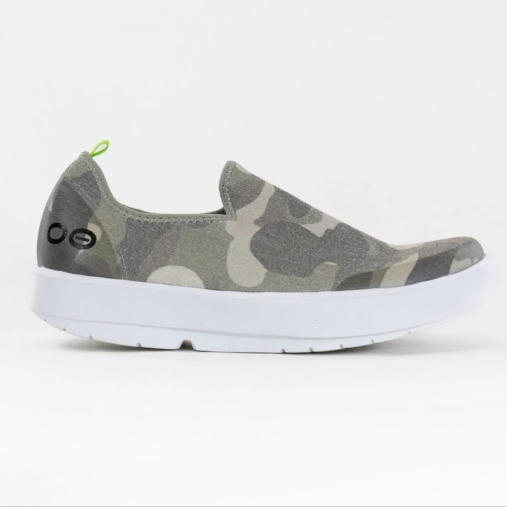 Oofos Women OOMM Eezee Camo Slip-On Sneakers Shoes Sz 8